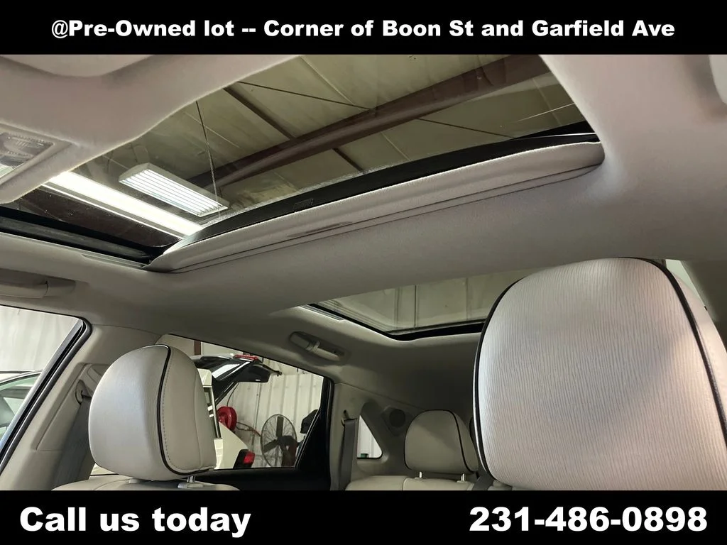 Used 2010 Silver Toyota Base image 12