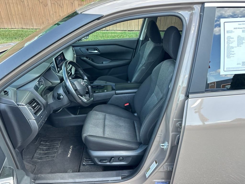 Certified Used 2025 Beige/tan Nissan SV image 9