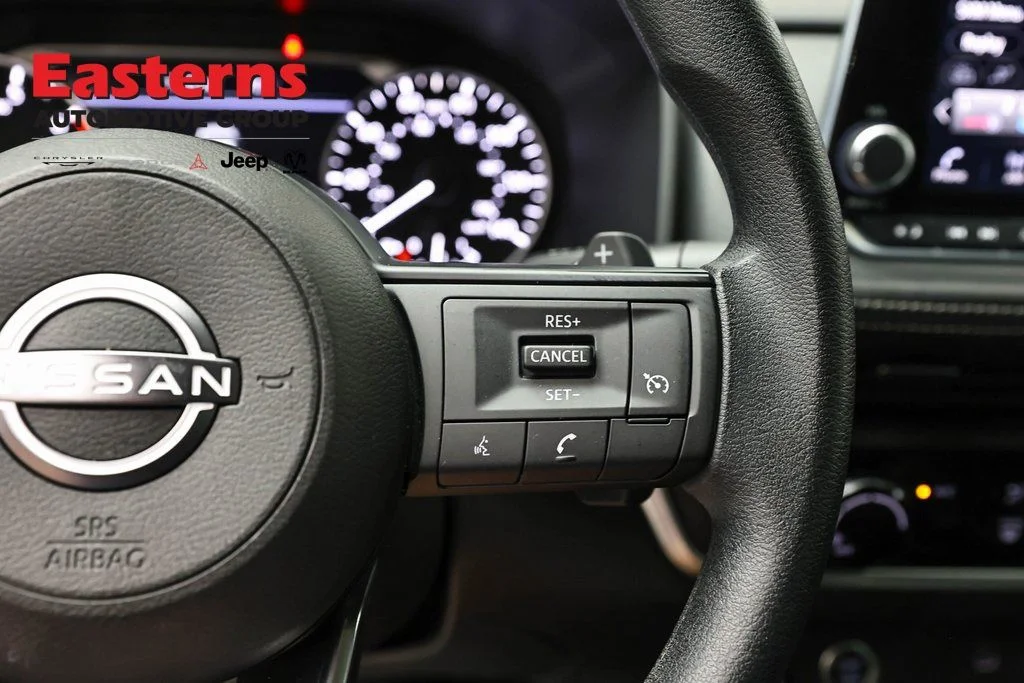 Used 2023 White Nissan S image 16