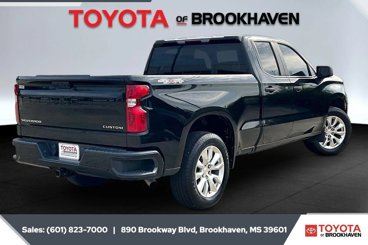 Used 2023 Black Chevrolet Custom image 11