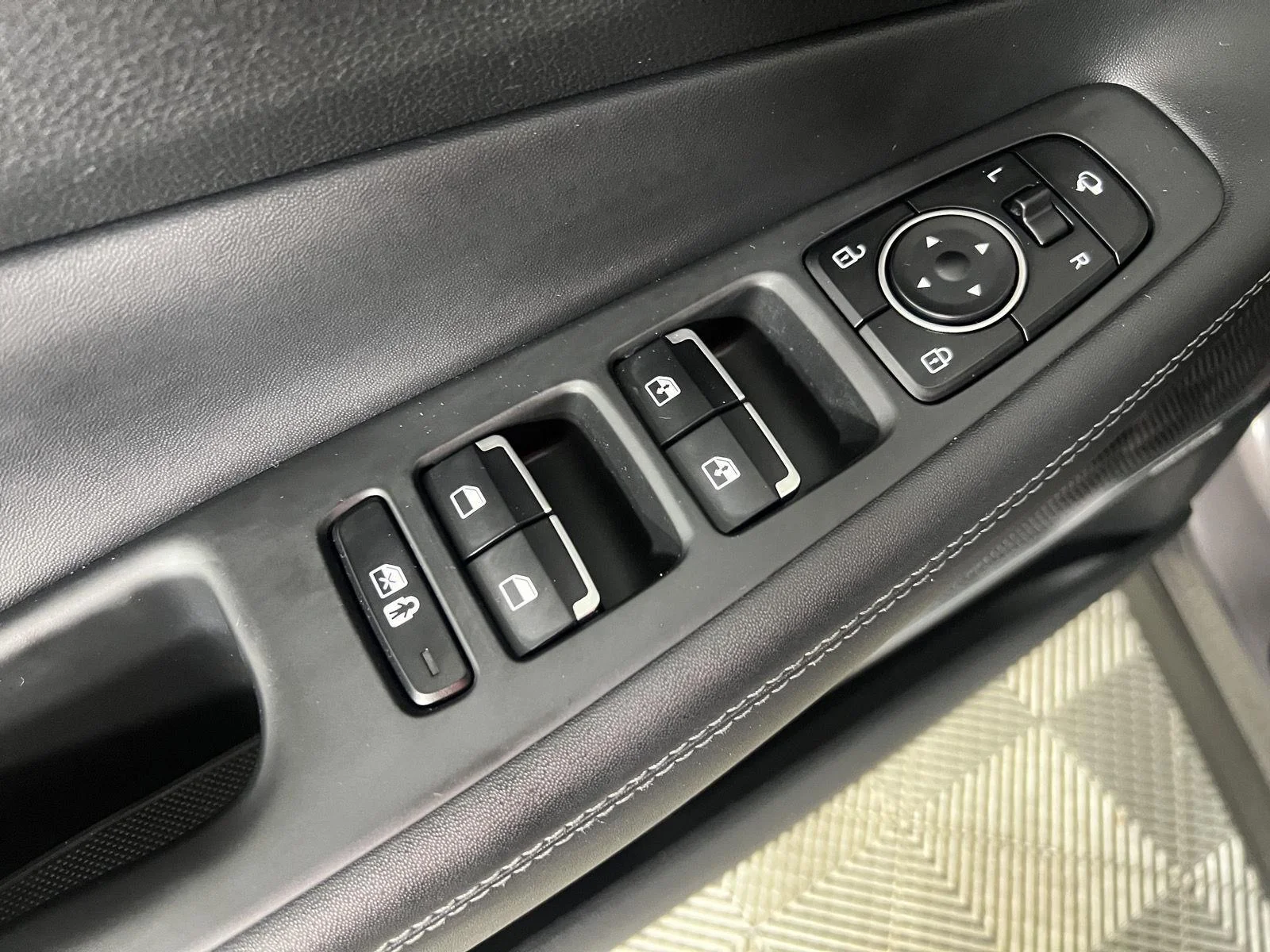 Used 2022 Portofino Gray Hyundai Limited image 19