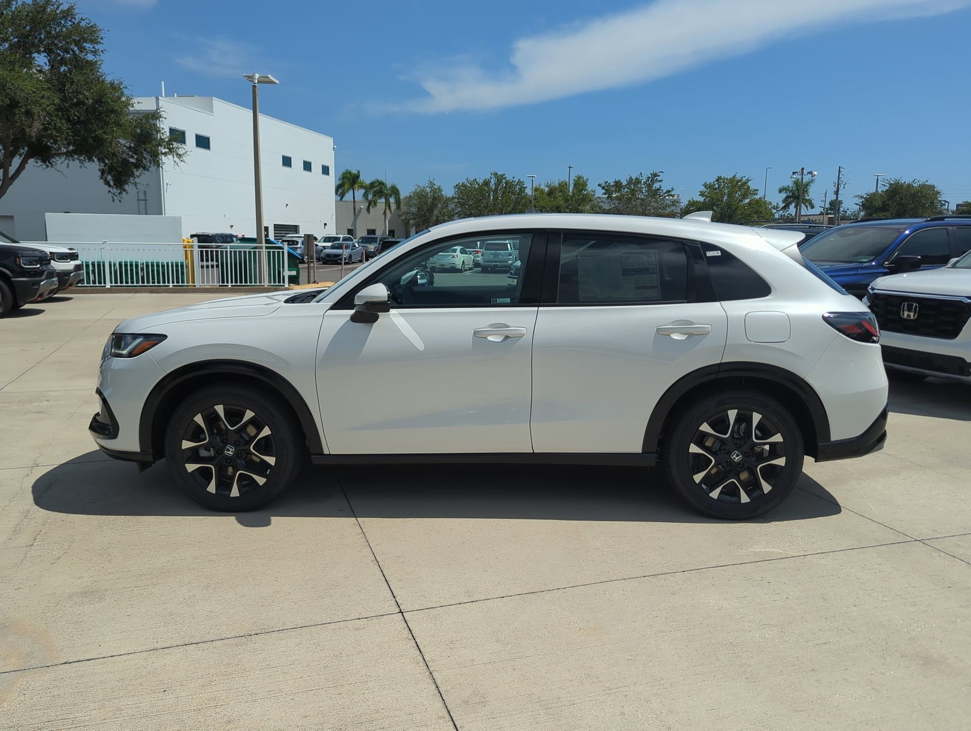 New 2027 Platinum White Pearl Honda EX-L image 9