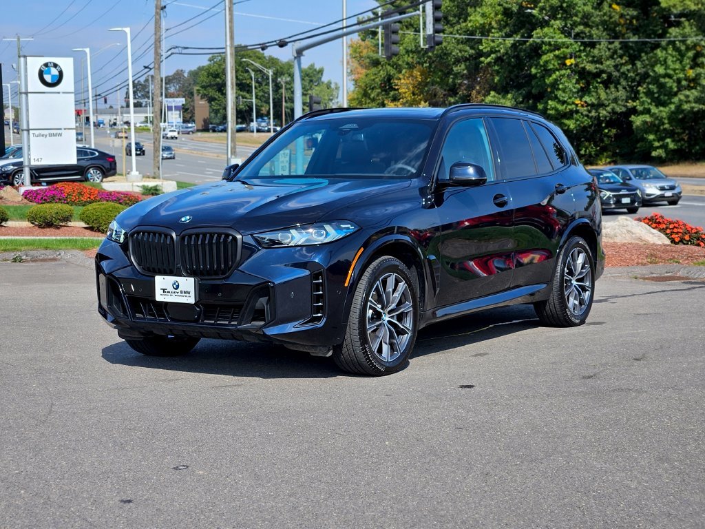 Certified Used 2025 Carbon Black Metallic BMW xDrive40i image 4