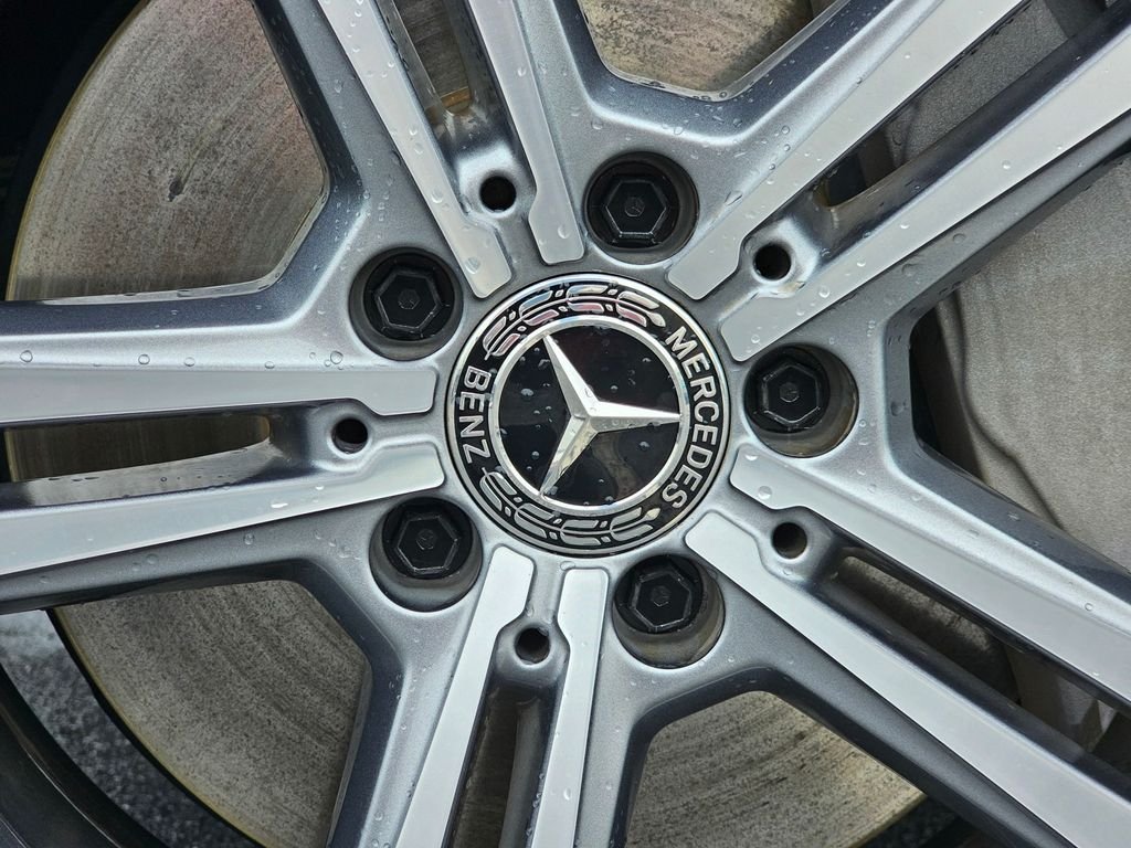 2022 Mercedes-Benz GLC GLC300 - Photo 11
