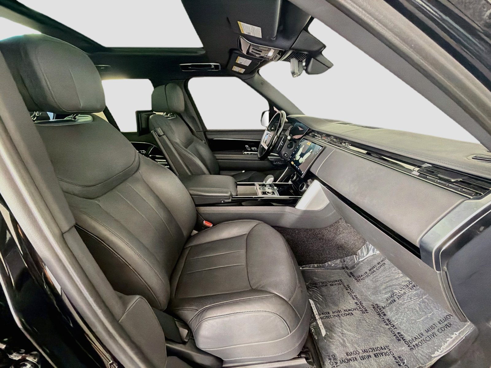 Used 2023 Santorini Black Metallic Land Rover Autobiography image 32