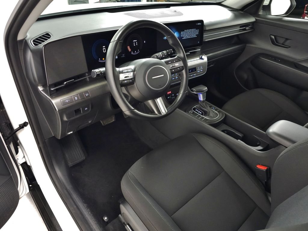 2025 Hyundai Kona SEL - Photo 15