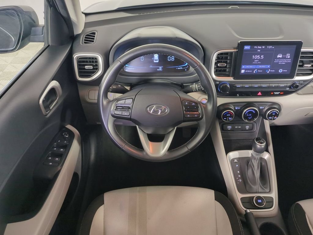 2025 Hyundai Venue SEL - Photo 22