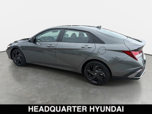Used 2026 Gray Hyundai SEL Sport image 4