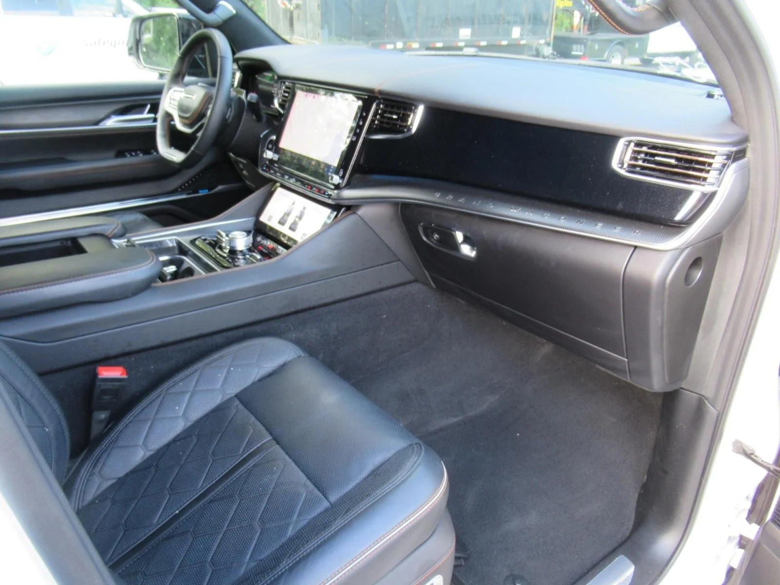 Used 2025 White Jeep Series III image 11