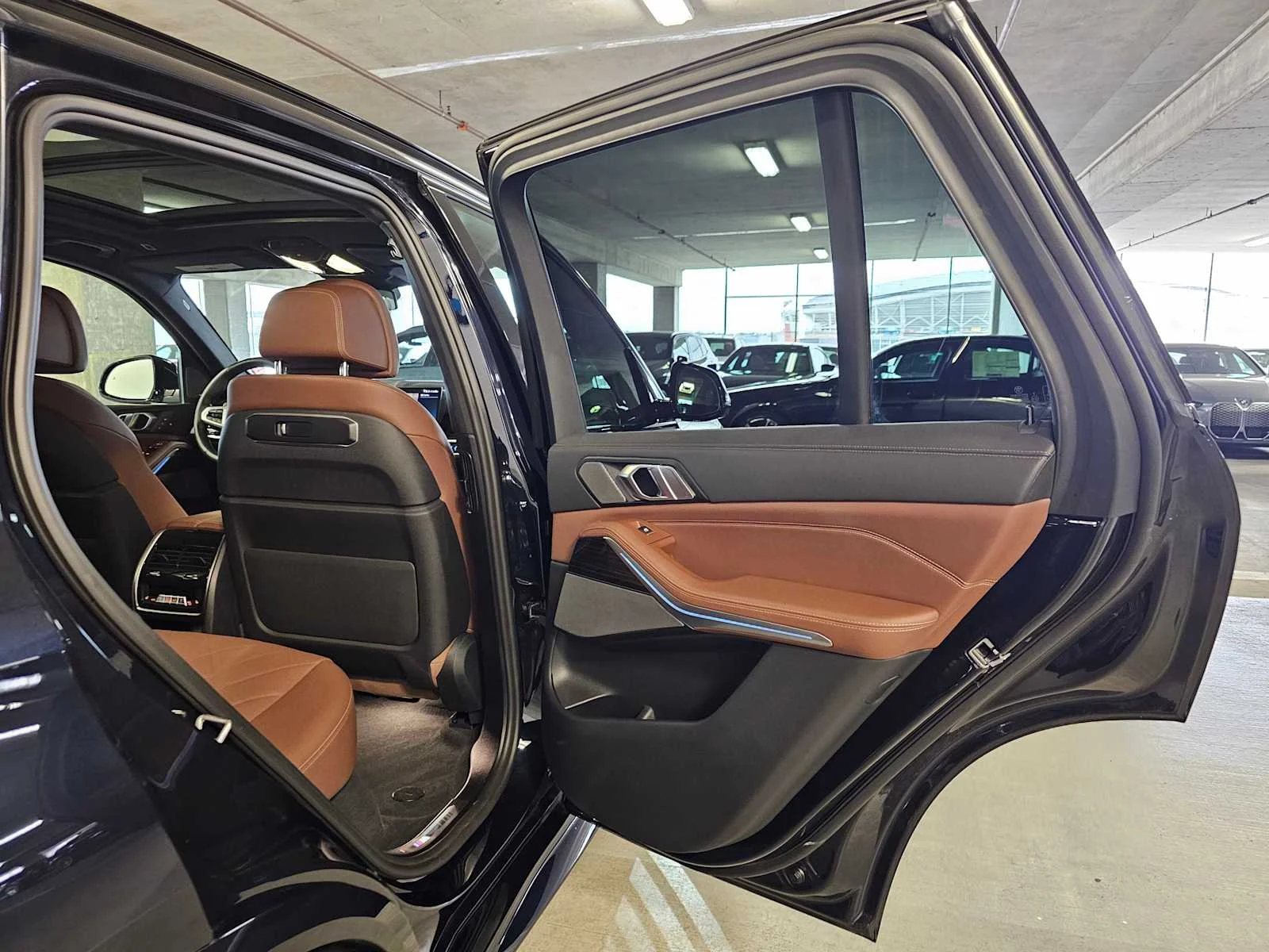Used 2024 Carbon Black Metallic BMW xDrive50e image 30