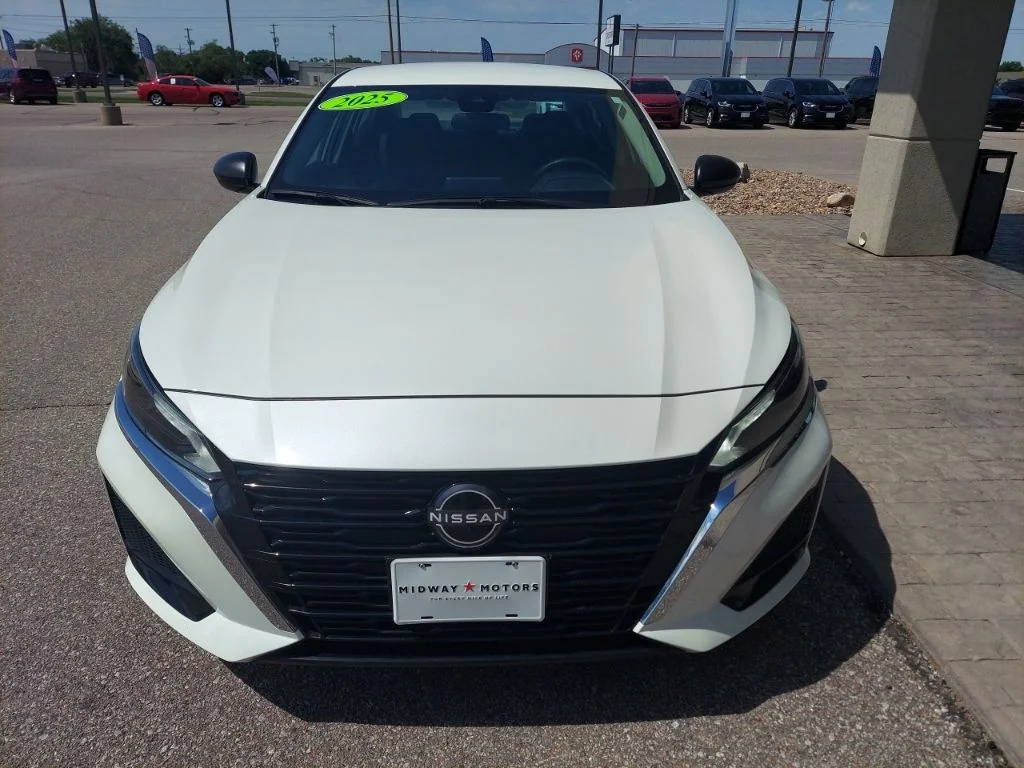 Certified Used 2025 White Nissan 2.5 SV image 2
