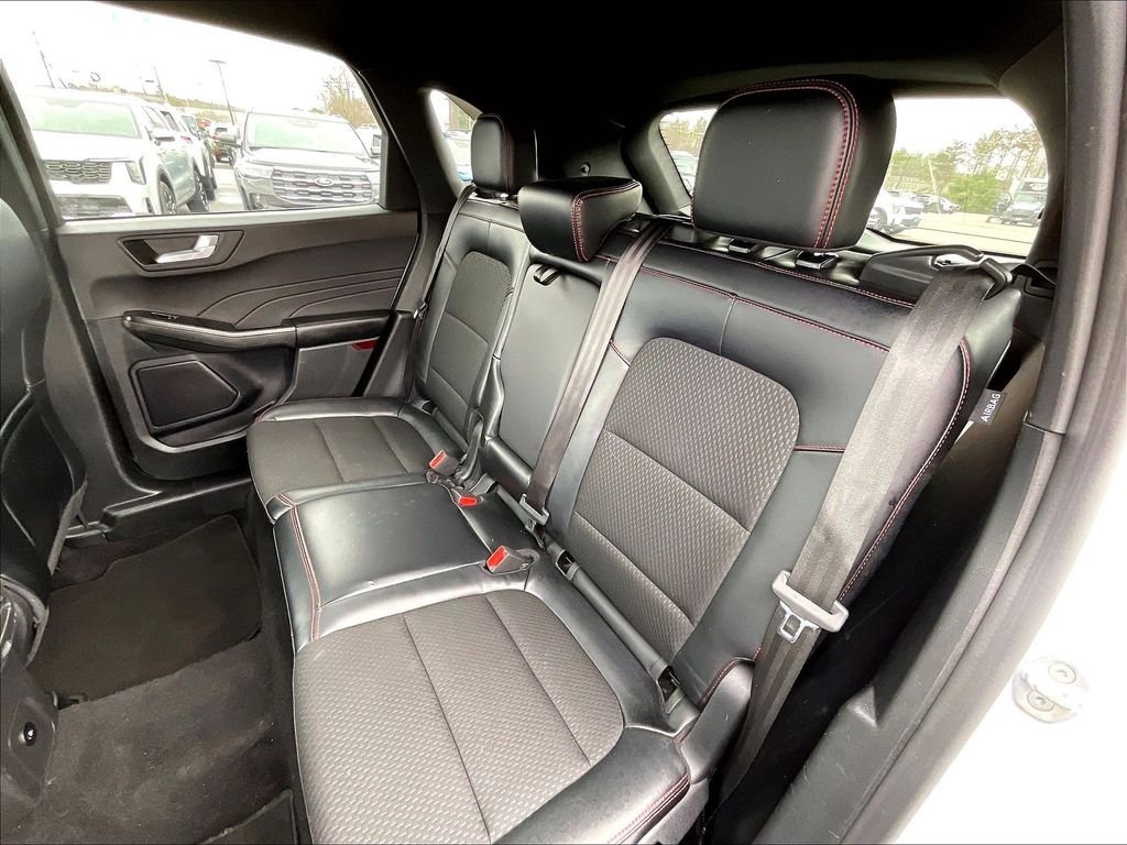 Used 2025 Silver Metallic Ford ST-Line Select image 14