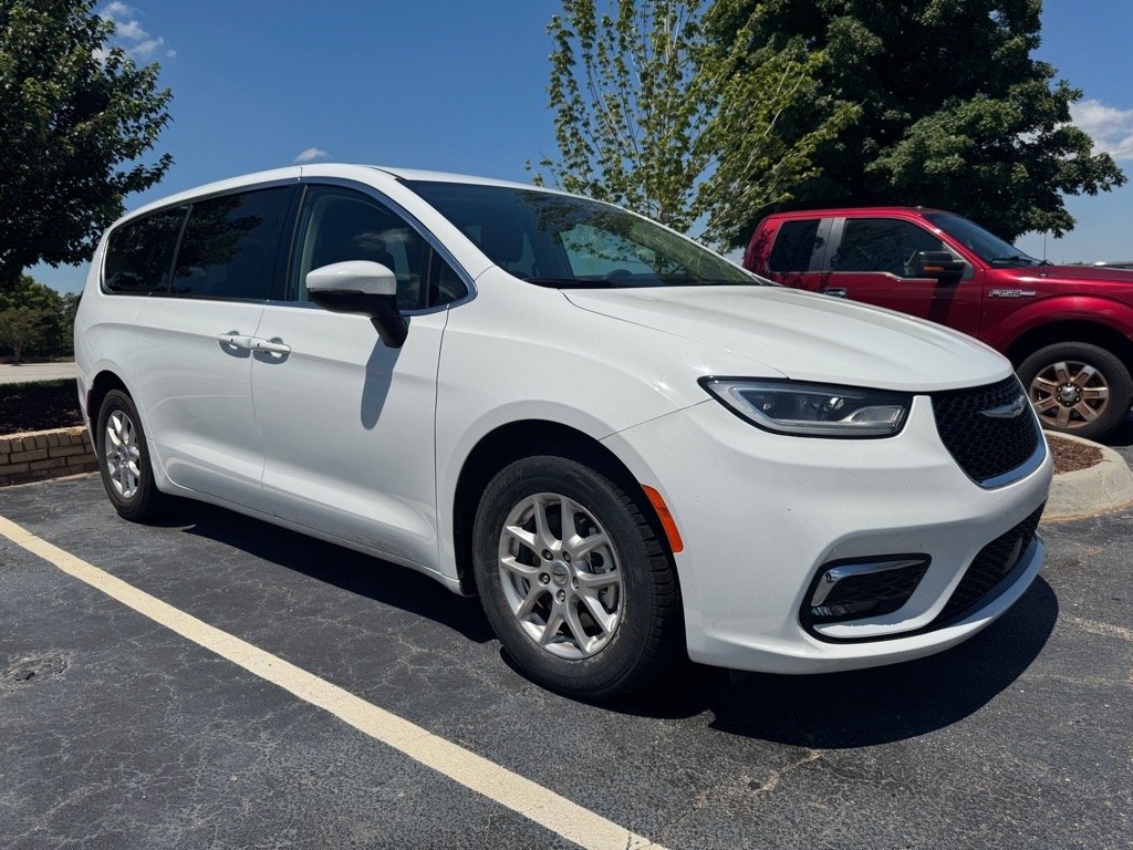 Certified Used 2023 Bright White Clear Coat Chrysler Touring L image 1