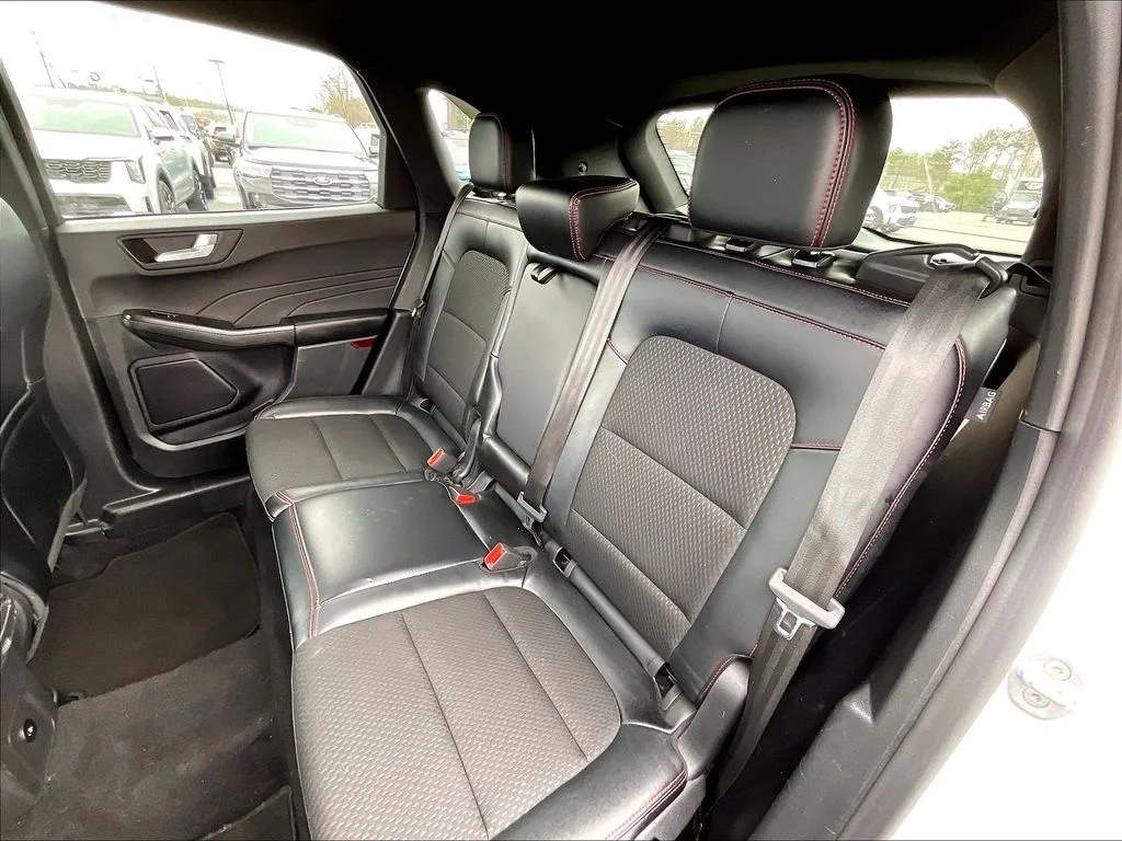 Used 2025 Silver Metallic Ford ST-Line Select image 14