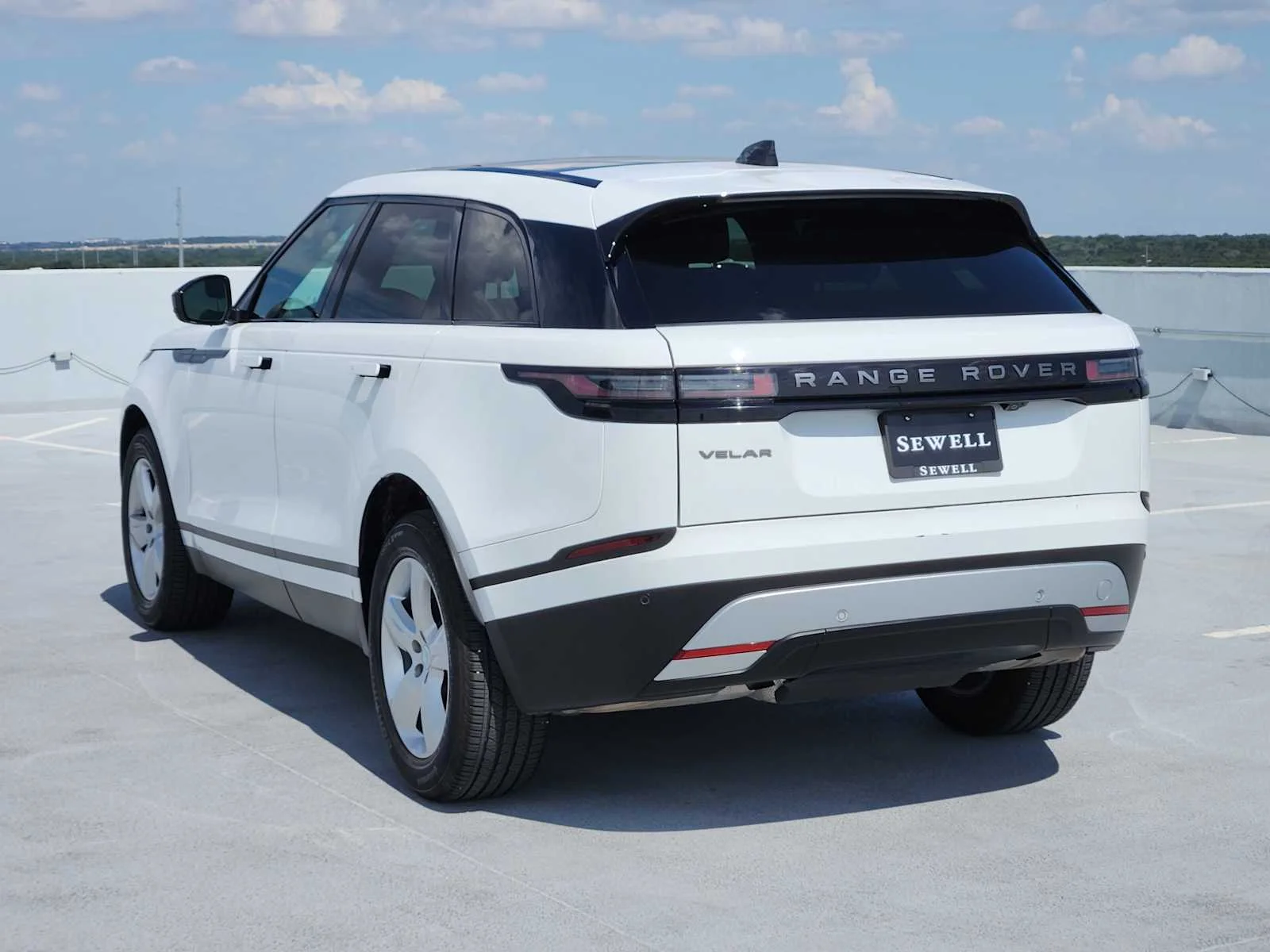 Certified Used 2025 Fuji White Land Rover S image 5
