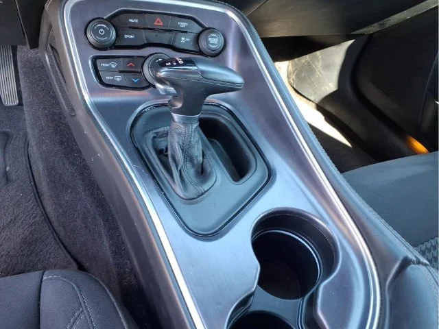 Used 2018 Red Dodge SXT image 28