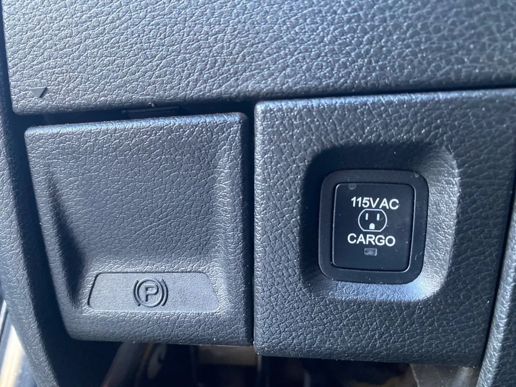 Used 2022  Ram Laramie image 19