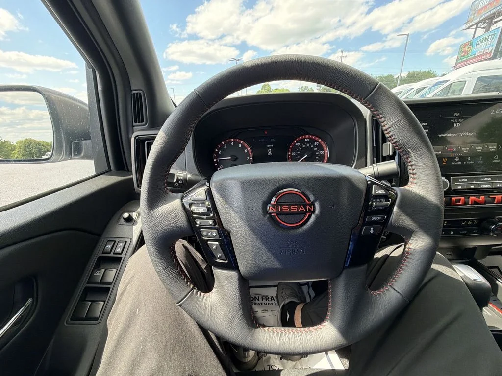 Used 2025 White Nissan PRO-4X image 22