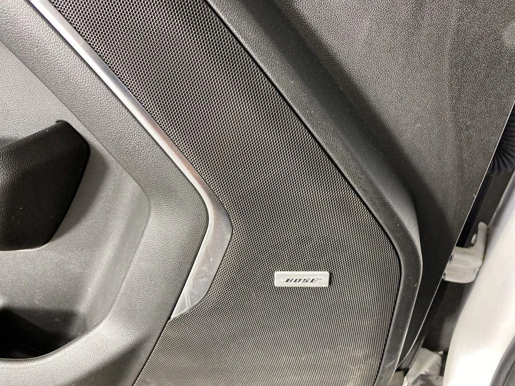 Used 2022 Pearl Chevrolet RST image 15
