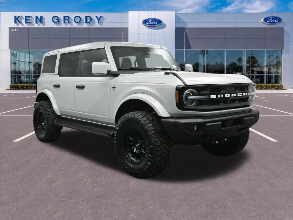 2026 Ford Bronco Outer Banks 4x4's photo