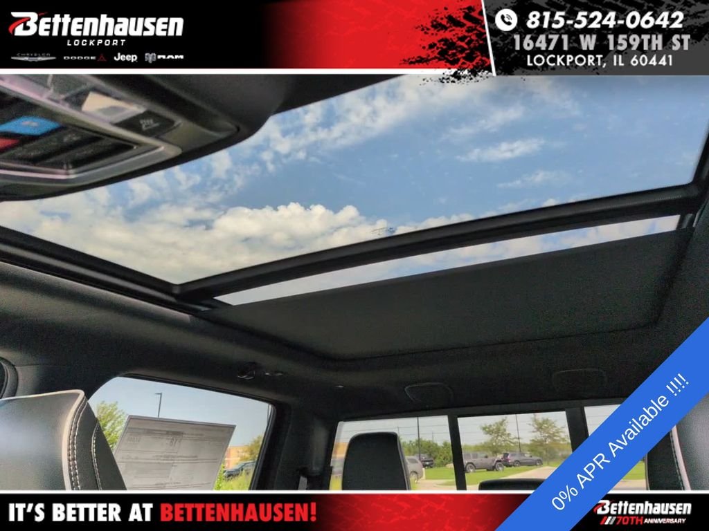 New 2027 Diamond Black Crystal Pearl-Coat Exterior Paint RAM Laramie image 24