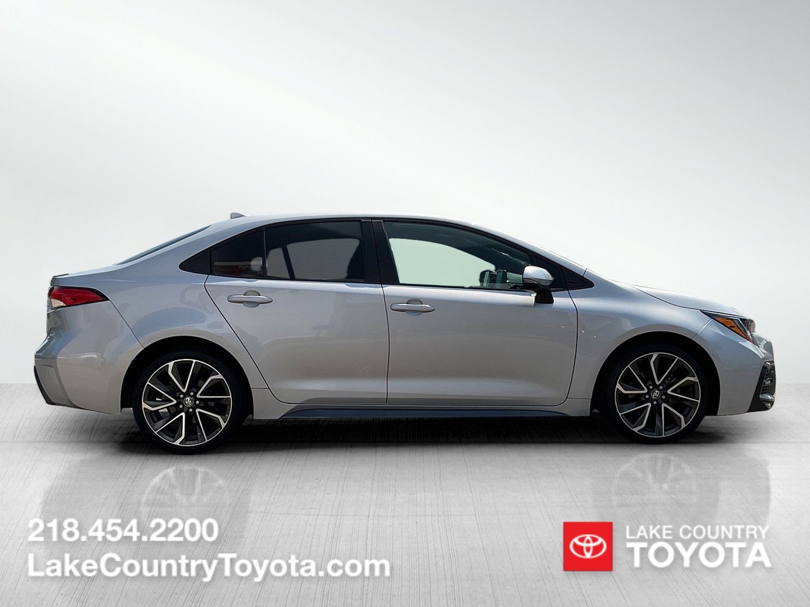 Used 2022 Silver Toyota SE image 6