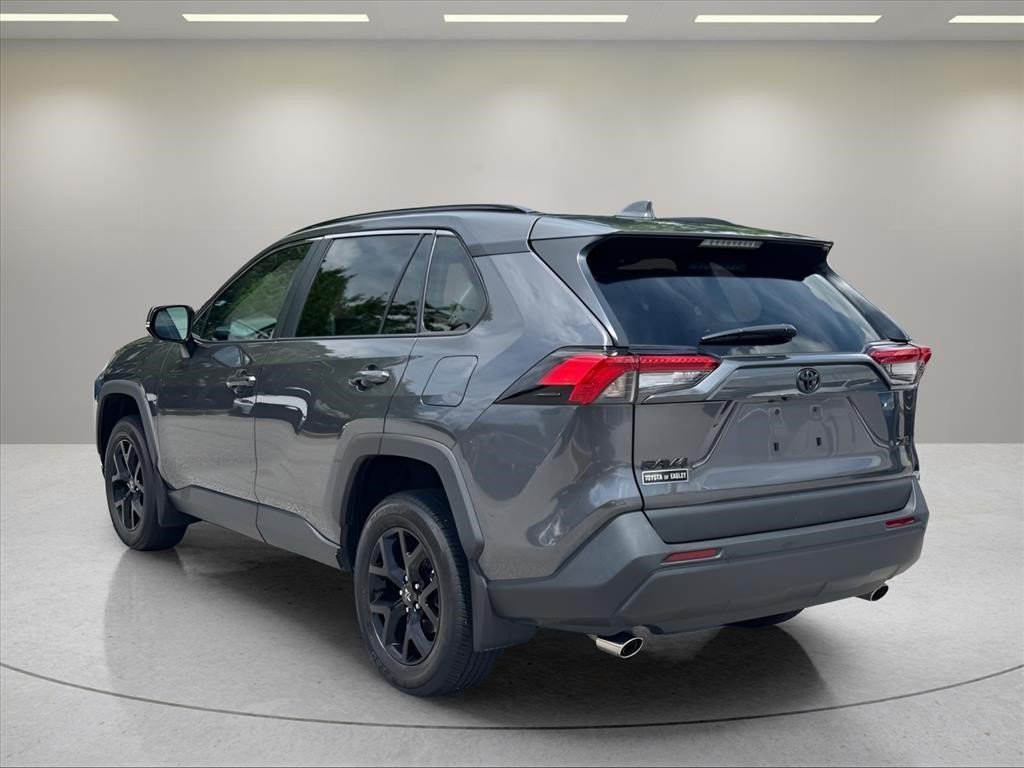 Used 2025 Magnetic Gray Metallic Toyota XLE image 3