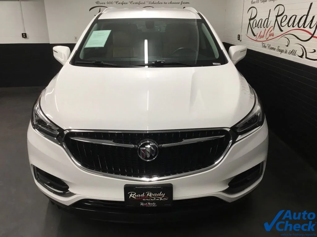 Used 2018 White Buick Essence image 4