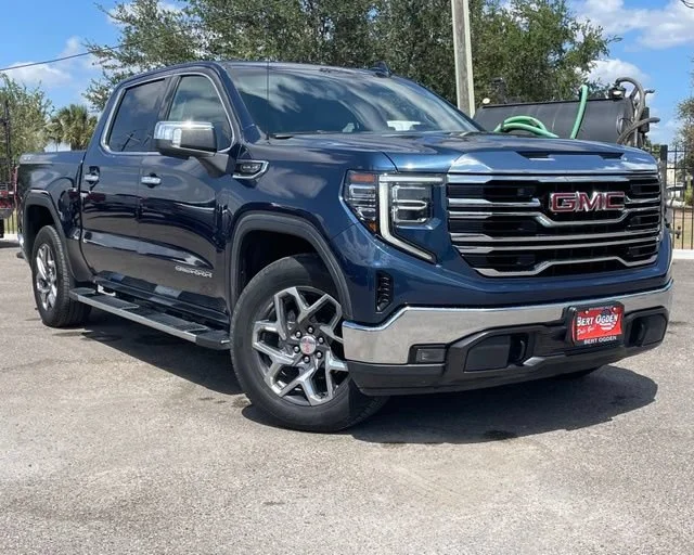 Used 2022 PACIFIC BLUE METALLIC GMC SLT image 1
