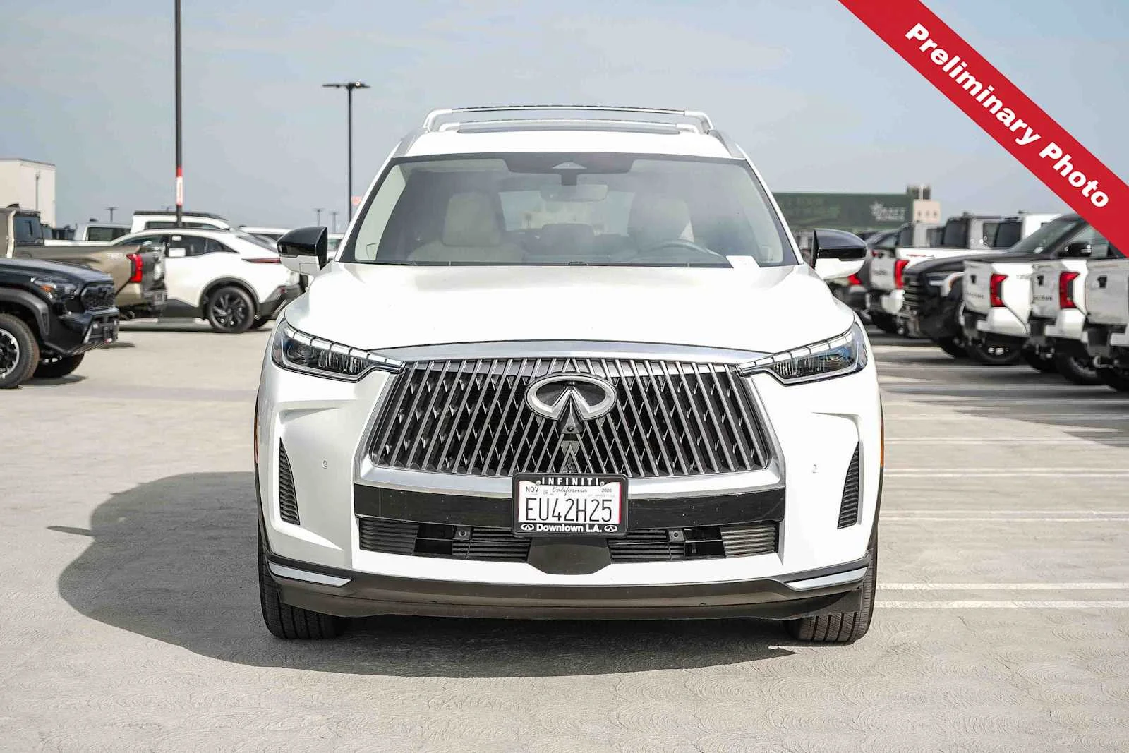 Certified Used 2026 Radiant White INFINITI LUXE image 2