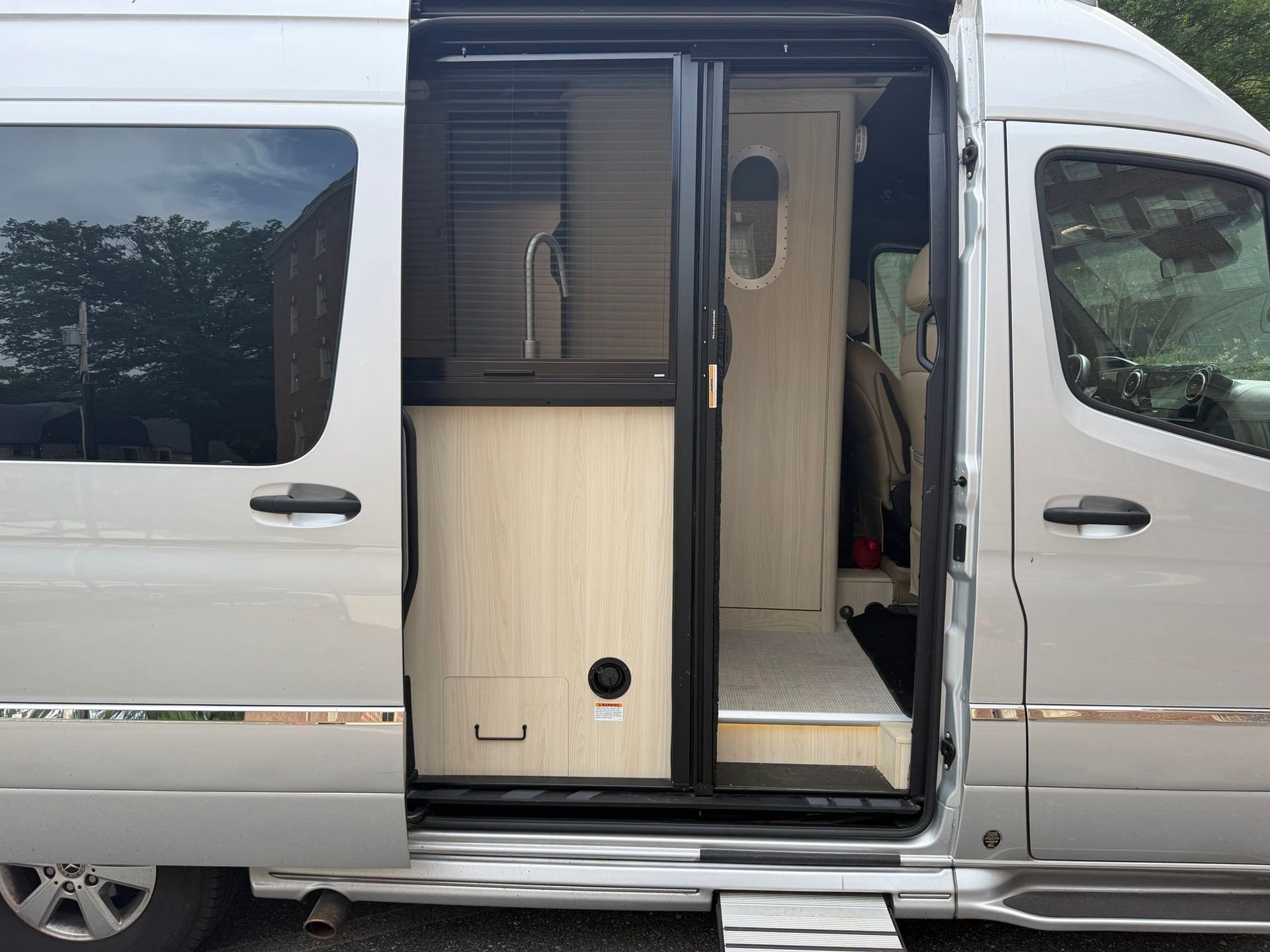 Used 2022  Mercedes-Benz AIRSTREAM INTERSTATE 19 image 25