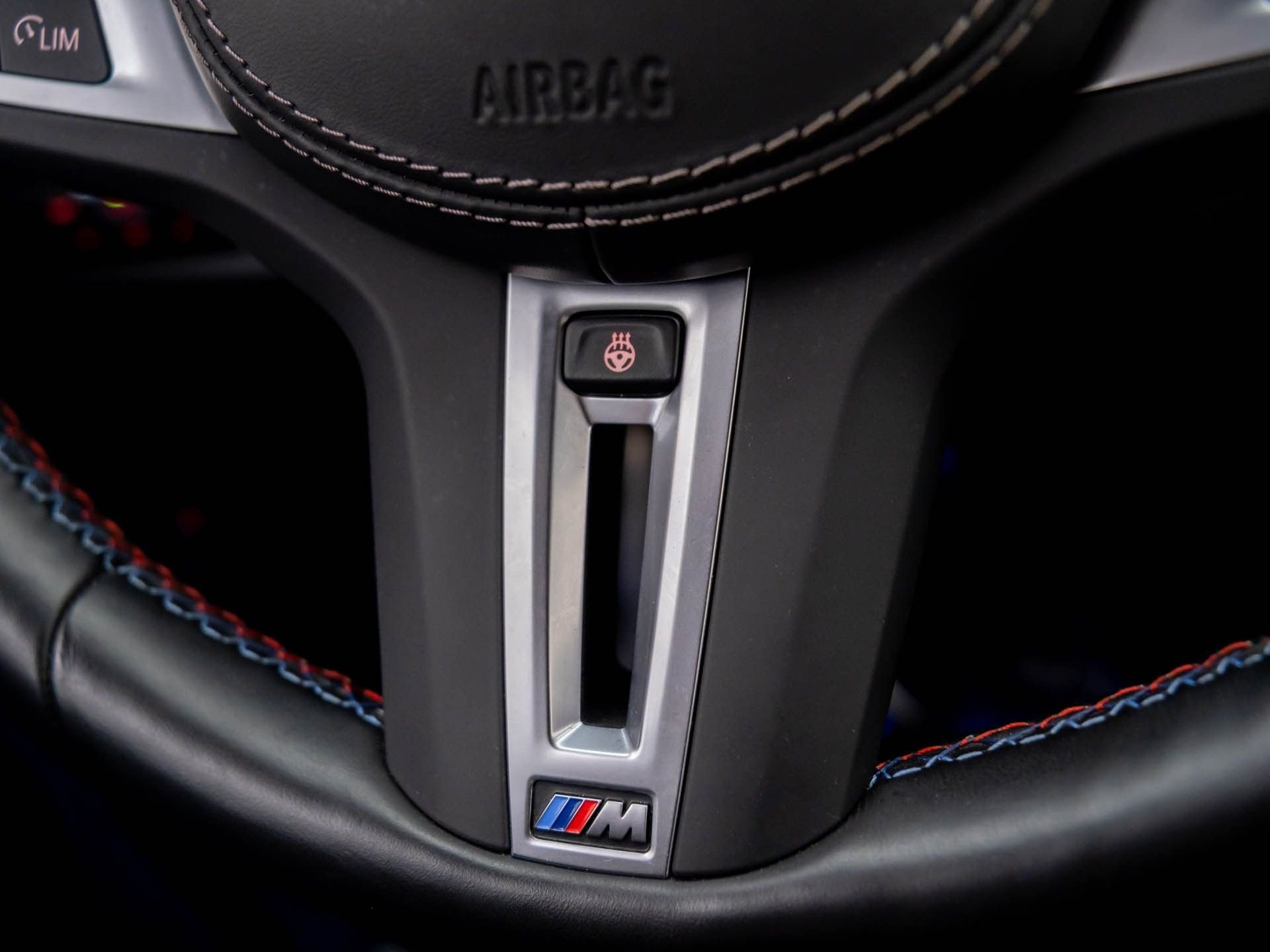 2025 BMW 8 Series M850i - Photo 31