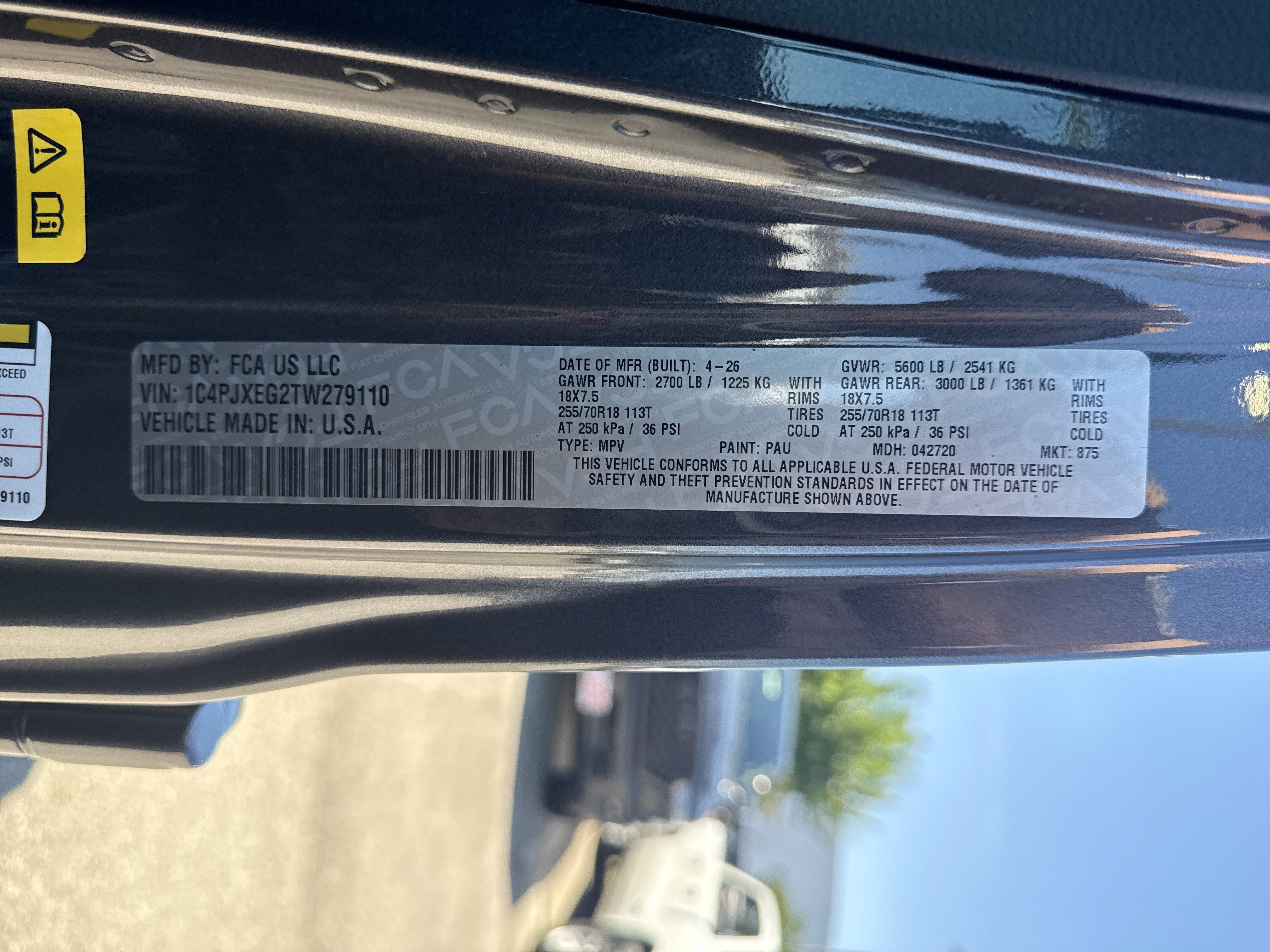 New 2026 Granite Crystal Metallic Clear-Coat Exterior Paint Jeep Sahara image 31