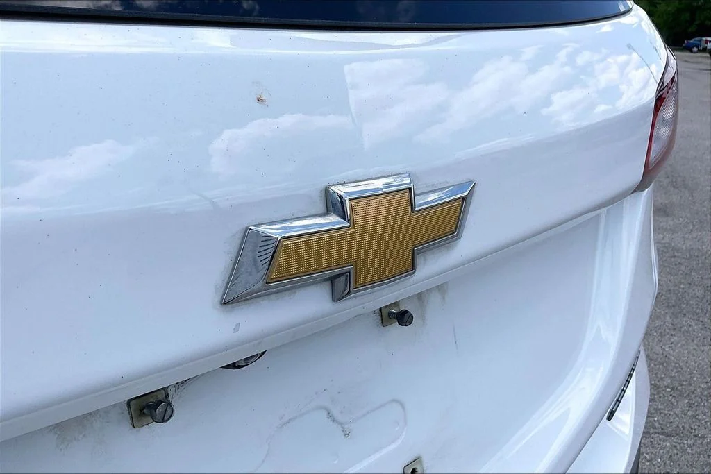Used 2020 White Chevrolet Premier image 27