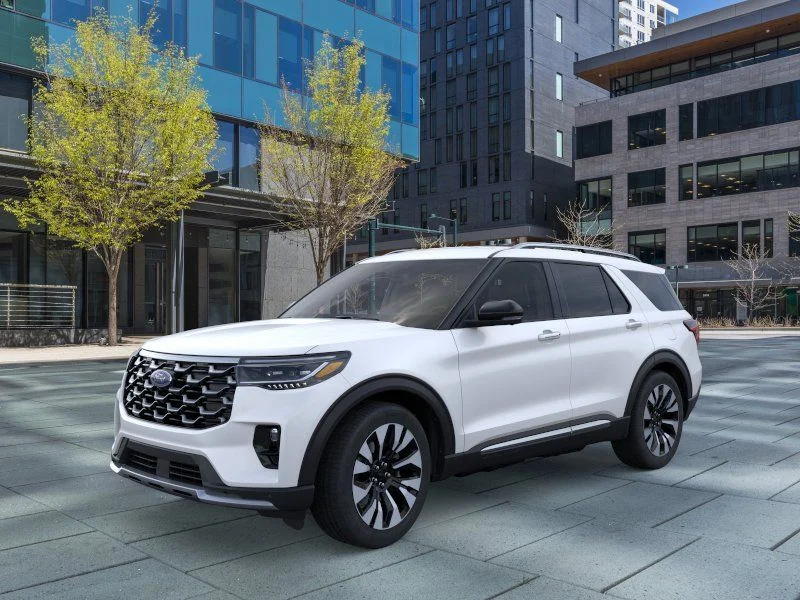 New 2026 Star White Metallic Tri-Coat Ford Platinum™ image 1