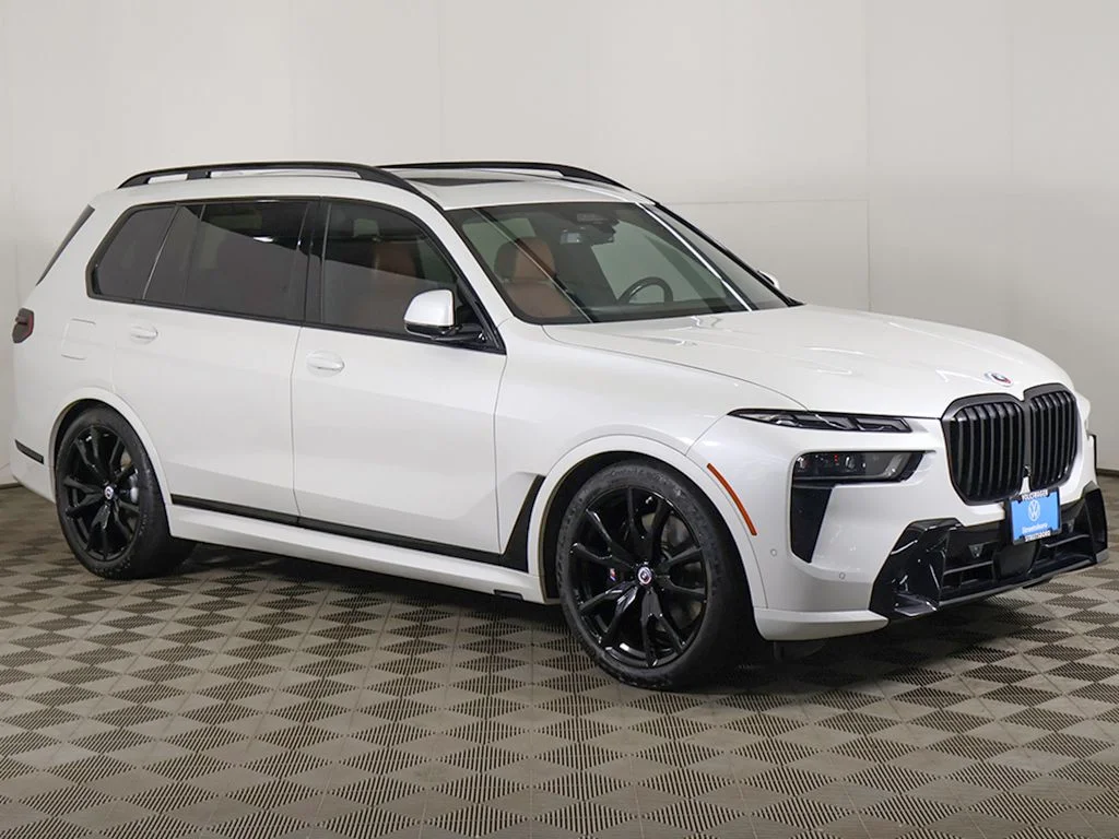 Used 2023 Alpine White BMW xDrive40i image 2