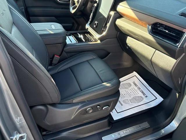 2027 GMC Yukon Denali - Photo 16