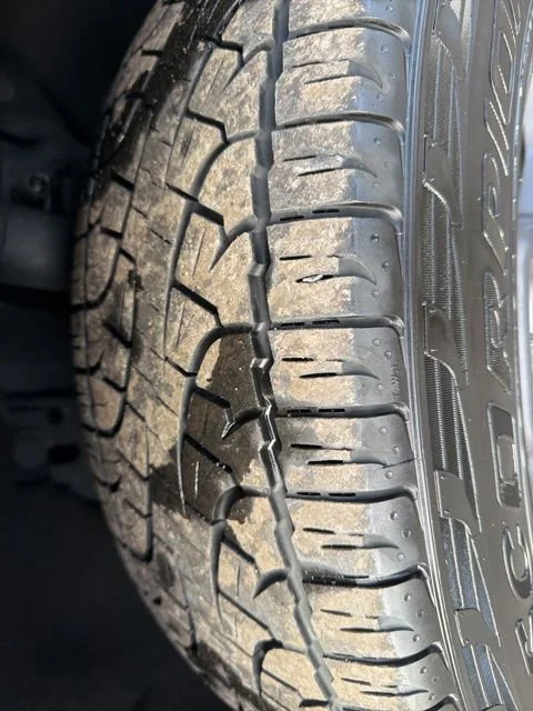 Used 2022 Gray Ford Badlands image 33
