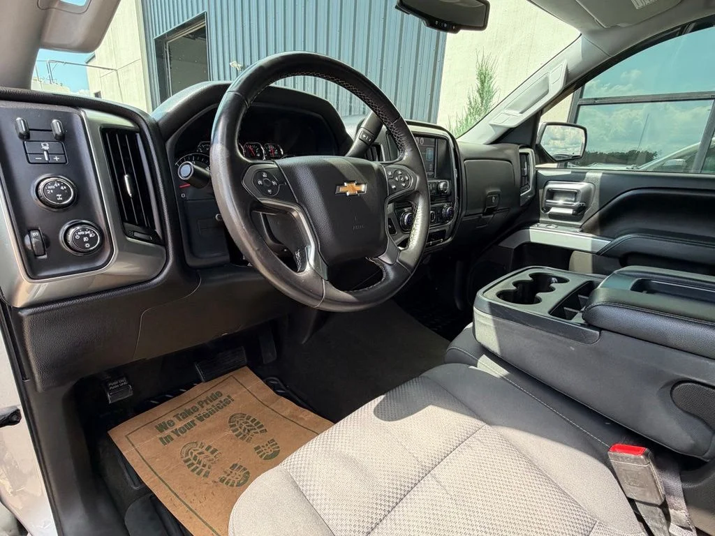 Used 2015 Silver Chevrolet LT image 11