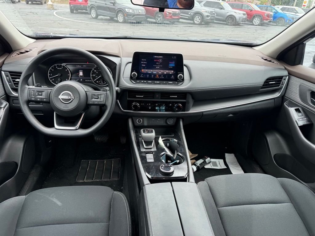 Used 2023 Blue Nissan S image 12