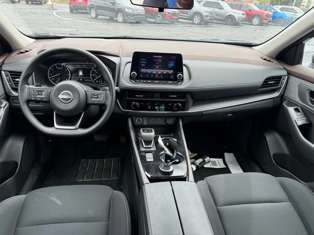 Used 2023 Blue Nissan S image 12