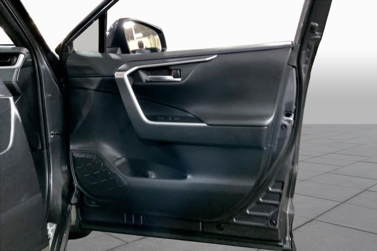 Used 2023 Magnetic Gray Metallic/Midnight Black Metallic Toyota Hybrid XSE image 23