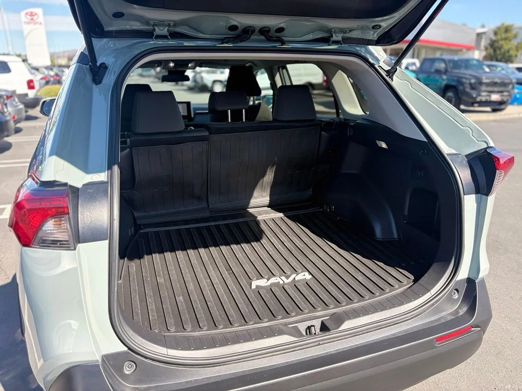 Used 2023  Toyota XLE image 11