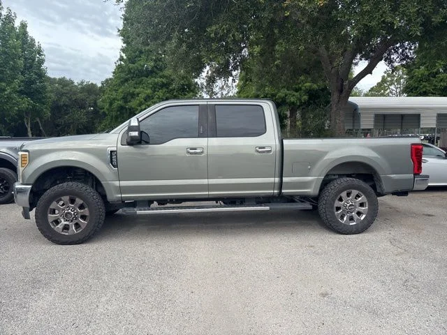 Used 2019  Ford Lariat image 8