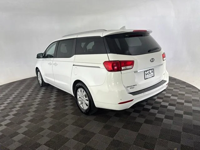 Used 2015 White Kia LX image 9