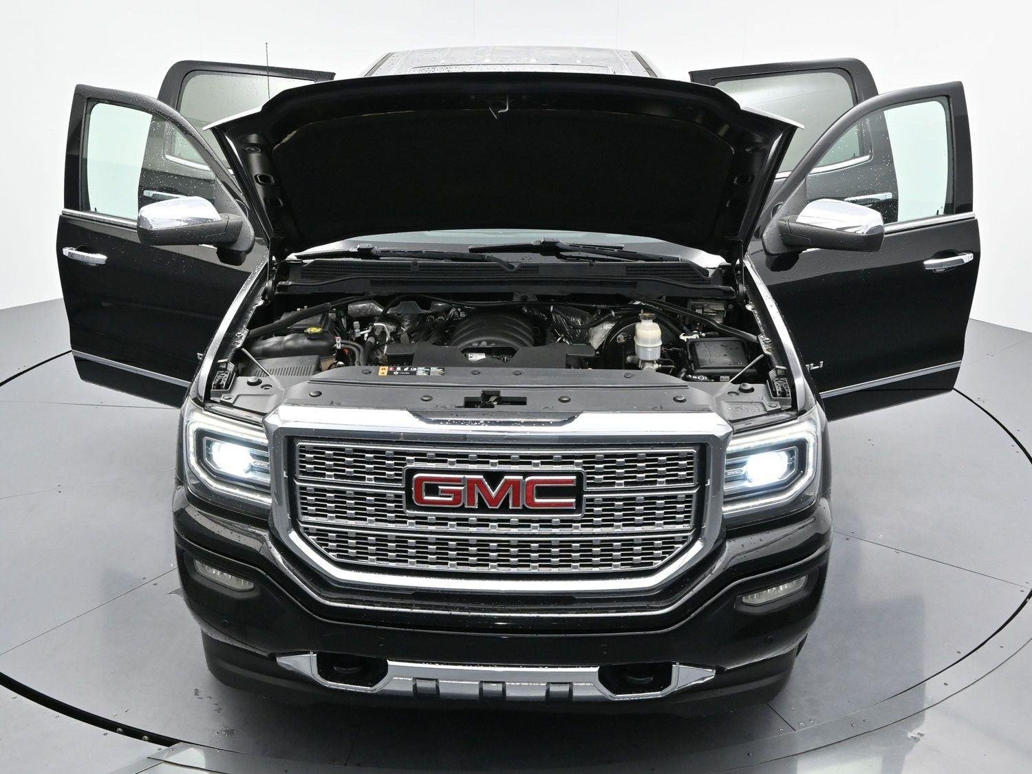 Used 2017 ONYX BLACK GMC Denali image 43