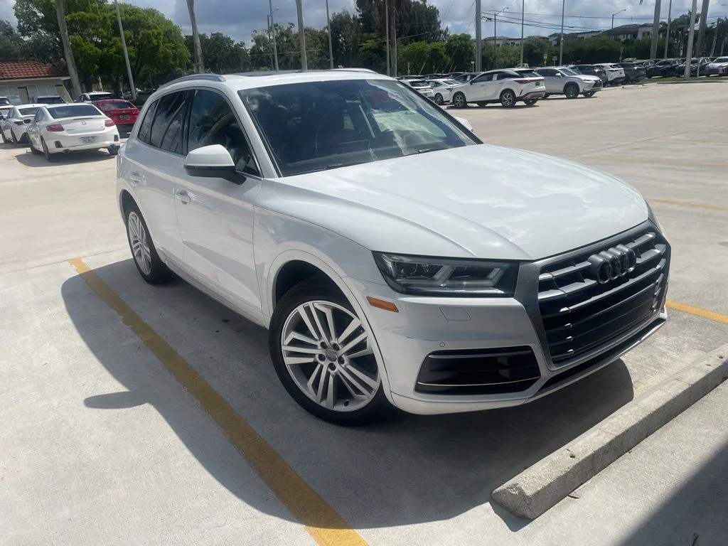 2019 Audi Q5 2.0T quattro S tronic Premium Plus's photo