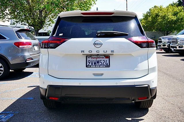 Used 2025 White Nissan S image 8