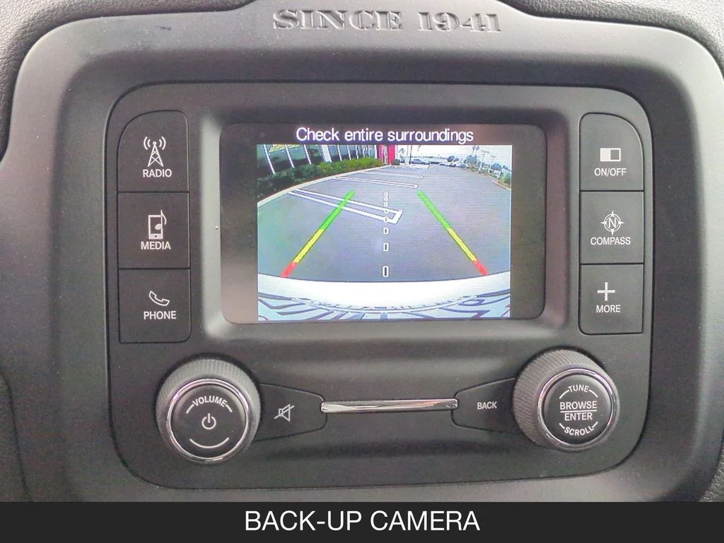 Used 2016 White Jeep Latitude image 22