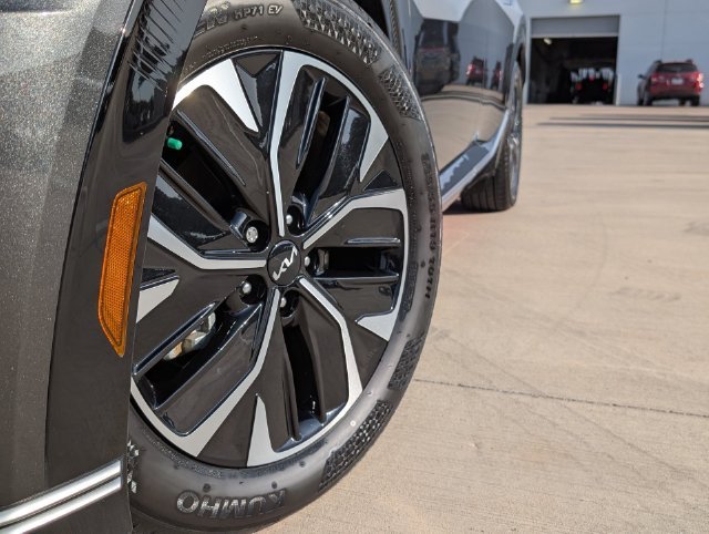 Used 2024 Kia EV6 Wind with VIN KNDC34LA3R5190666 for sale in Buda, TX